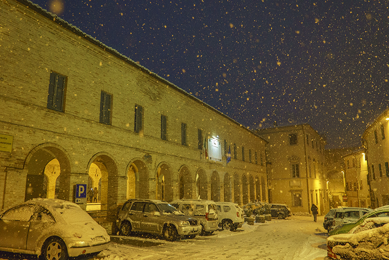 Piazza Gramsci sotto la neve